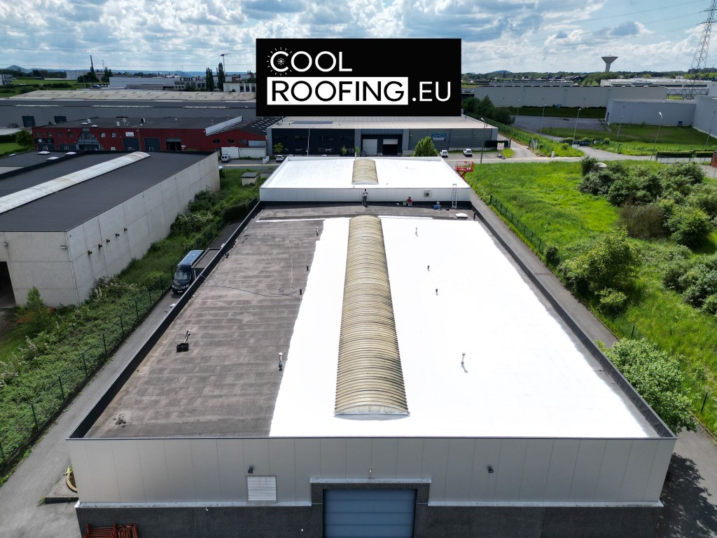 Peinture blanche pour toiture industrielle à Charleroi – Province du Hainaut